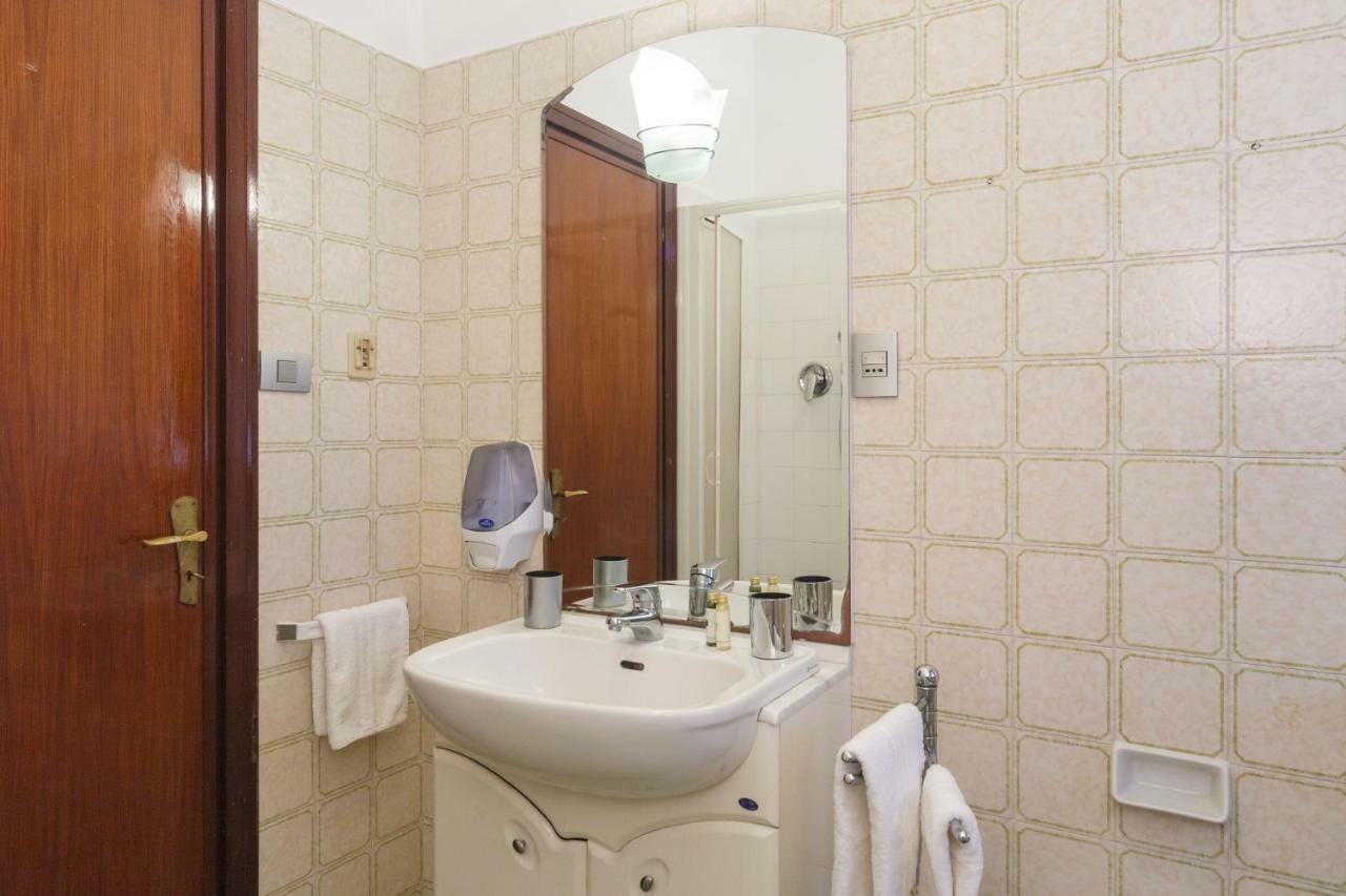 Casa Anna Sea view, Pool, Parking&wifi Apartment Rapallo Bagian luar foto